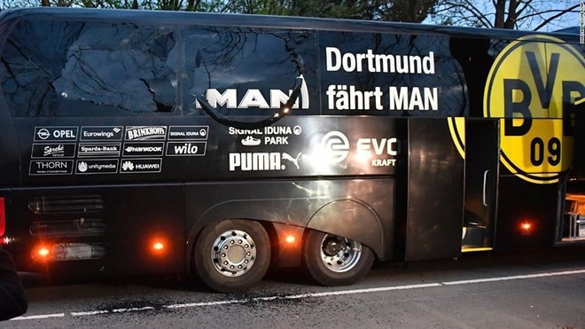 Nguyên nhân kỳ dị vụ đánh bom xe buýt Dortmund - Ảnh 1.