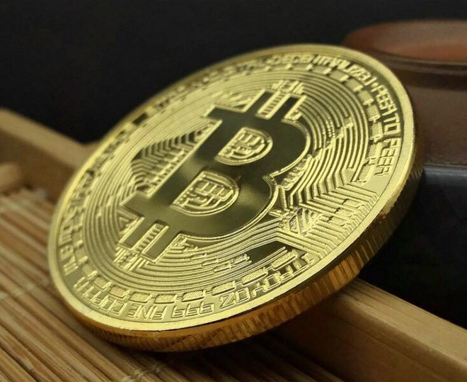 Bán đồng bitcoin lì xì tết, mỗi ngày kiếm cả chục triệu đồng - Ảnh 1.
