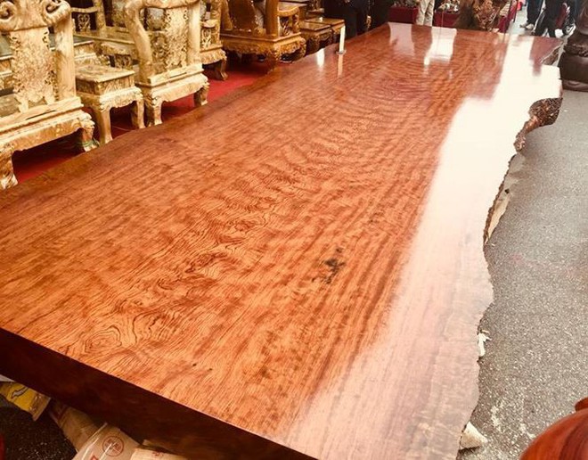 Sập gỗ nu cẩm lai giá 3 tỉ đồng ở Hà Nội  - Ảnh 1.