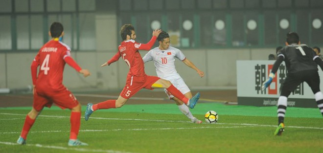 Trước trận U23 VN-Iraq: Khi thư sinh đối đầu gã mày râu - Ảnh 1.