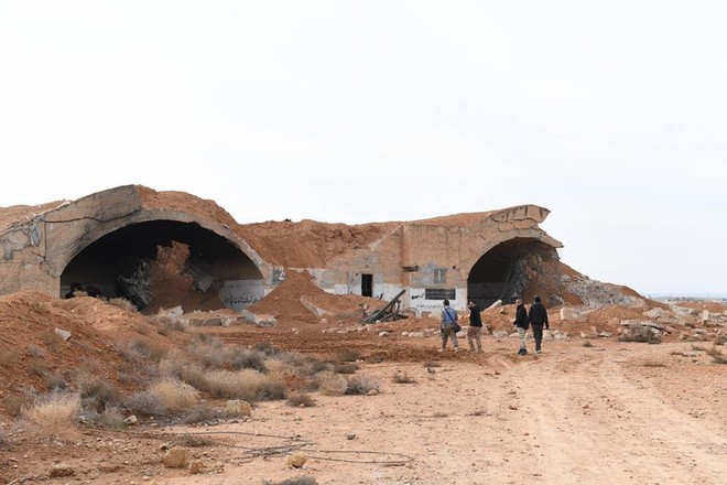 QĐ Syria đánh đông dẹp bắc ở căn cứ Abu Duhour: Phiến quân thua tan tác - Ảnh 4.