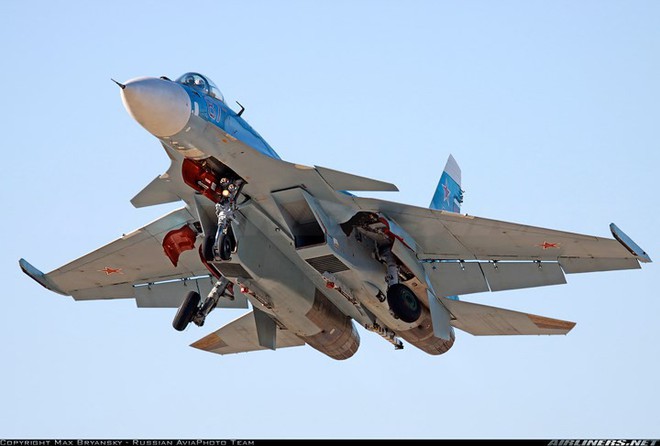 Sức mạnh tiêm kích bảo bối của tàu sân bay Nga Su-33 - Ảnh 11.