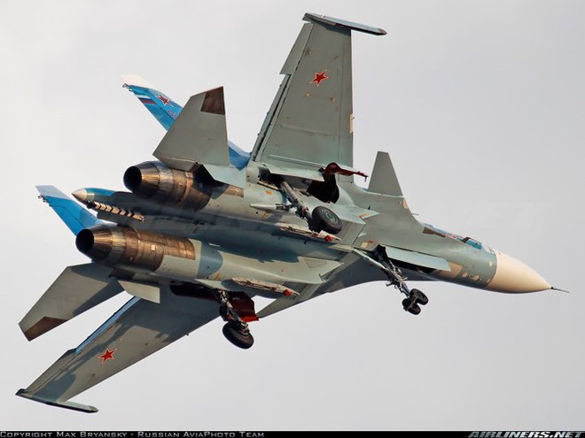 Sức mạnh tiêm kích bảo bối của tàu sân bay Nga Su-33 - Ảnh 12.