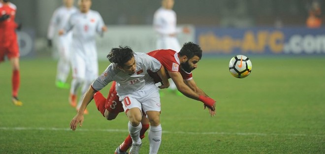 Trước trận U23 VN-Iraq: Khi thư sinh đối đầu gã mày râu - Ảnh 3.