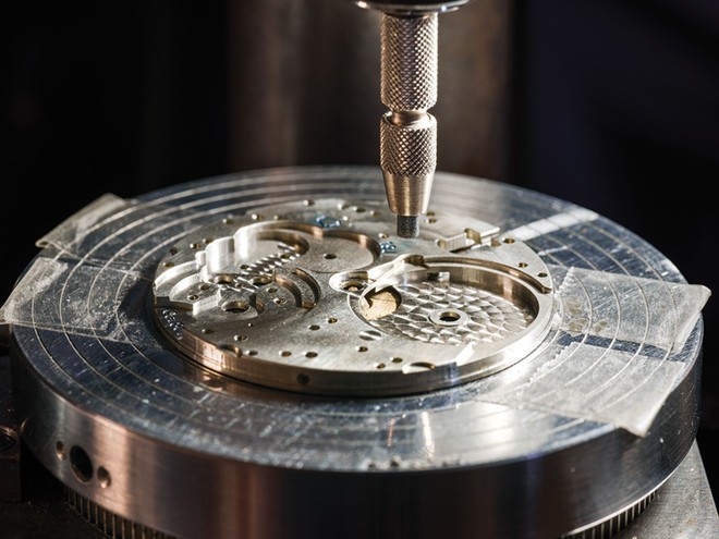 Cửa hiệu chế tạo đồng hồ cao cấp cuối cùng ở Mỹ: mỗi năm làm chưa đến 60 cái nhưng mỗi cái bán tới 2 tỉ đồng - Ảnh 3.