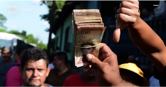 Khủng hoảng Venezuela: Đi 3 ngân hàng không rút nổi 2.000 đồng - Ảnh 3.
