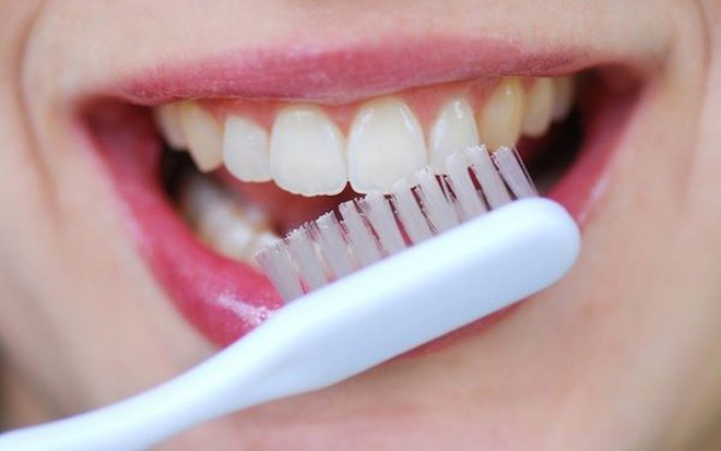 Những thói quen xấu đang âm thầm phá huỷ men răng của bạn mỗi ngày - Ảnh 3.