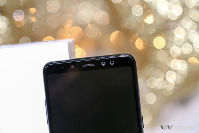 Mở hộp và trên tay Samsung Galaxy A8+ (2018): Mở khóa khuôn mặt, selfie xóa phông - Ảnh 21.