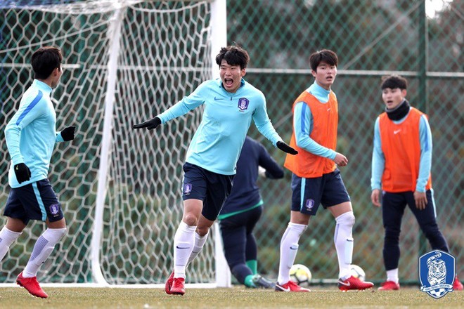 HLV U23 Hàn Quốc tiết lộ lối chơi, đề cao hàng công U23 Việt Nam - Ảnh 3.
