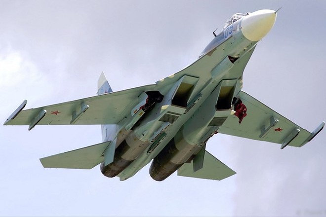 Máy bay tiêm kích Su-27 Flanker - đột phá công nghệ quân sự Nga - Ảnh 5.