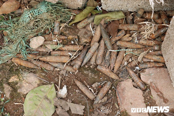 Cận cảnh gần 6 tấn đầu đạn trong vườn nhà dân ở Hưng Yên - Ảnh 9.