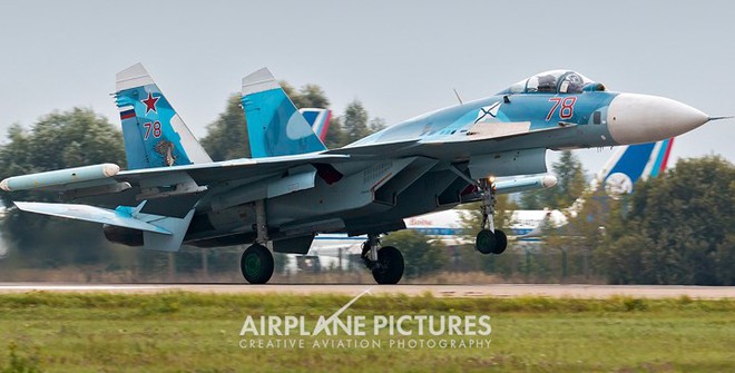 Sức mạnh tiêm kích bảo bối của tàu sân bay Nga Su-33 - Ảnh 8.