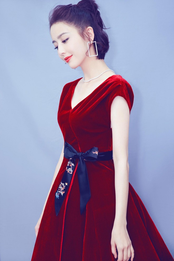 Đọ nhan sắc 4 mỹ nhân Tân Cương gây sốt showbiz Hoa ngữ - Ảnh 14.