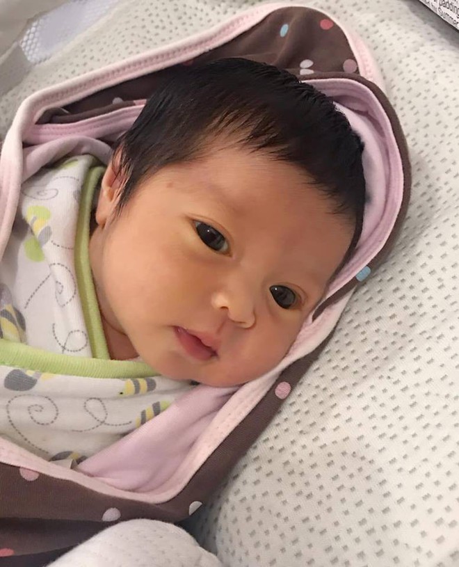 Hằng Túi cười híp mắt khoe ảnh đại gia đình: Thế là 2019, số thành viên đã đủ 1 mâm! - Ảnh 4.