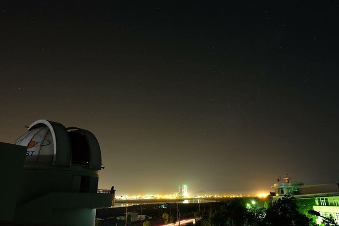 Quan sát vũ trụ từ Đài thiên văn lớn nhất miền Bắc - Ảnh 2.