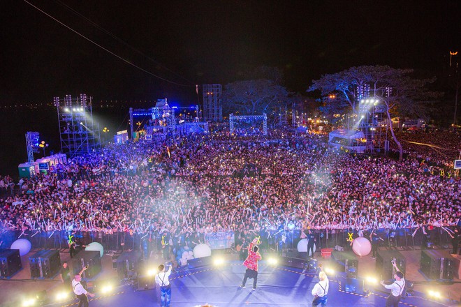 Sơn Tùng lạc trôi cùng hàng ngàn người hâm mộ với màn trình diễn xuất thần tại Tiger Remix - Ảnh 9.