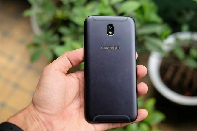 Đây là chiếc smartphone nhiều người Việt bỏ tiền ra mua nhất trong năm 2018 - Ảnh 2.