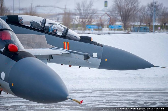 [ẢNH] Phi công Nga đích thân lái Su-30SM nội địa bàn giao cho đồng minh thân thiết - Ảnh 10.