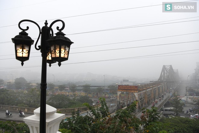 Hiện tượng sương mù kỳ thú sáng nay tại thủ đô Hà Nội - Ảnh 1.