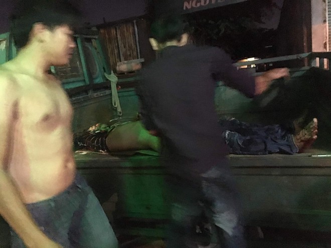 Truy bắt 2 kẻ cầm đầu băng nhóm giang hồ Sài Gòn vác mã tấu chém gục 4 thanh niên trong phòng trọ - Ảnh 2.
