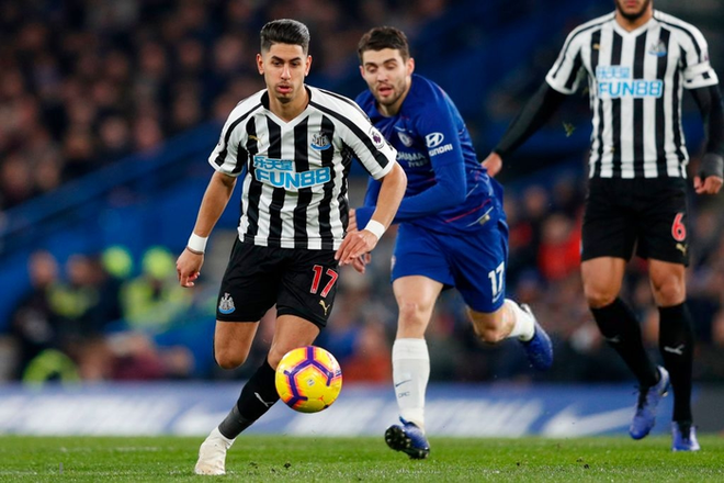 Tù trưởng Willian lập siêu phẩm, Chelsea chật vật hạ Newcastle 2-1 - Ảnh 4.