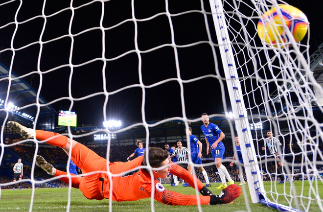 Tù trưởng Willian lập siêu phẩm, Chelsea chật vật hạ Newcastle 2-1 - Ảnh 5.