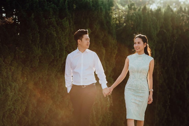Đám cưới Lê Hiếu và vợ 9X: Khách mời toàn nghệ sĩ nổi tiếng, ca hát tưng bừng - Ảnh 1.