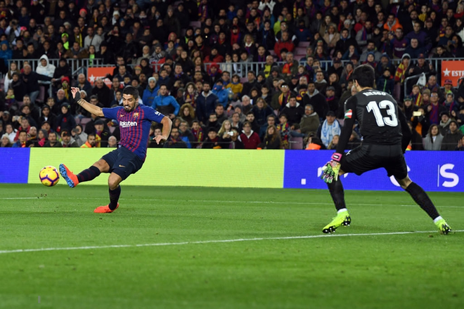 Barca đại thắng trong ngày Messi ghi bàn thứ 400 tại La Liga, Real chật vật chen chân vào top 4 - Ảnh 4.