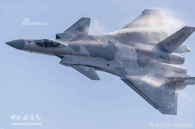 Trung Quốc tiếp tục khoe tiêm kích J-20 giữa lúc căng thẳng với Mỹ - Ảnh 5.