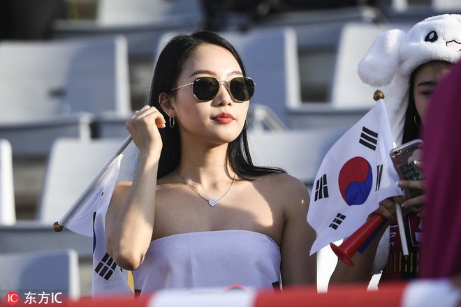 Bỏ qua thất bại, báo Trung Quốc ấn tượng trước fan nữ sexy của Hàn Quốc - Ảnh 4.