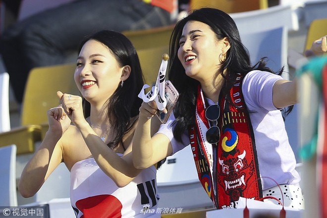 Bỏ qua thất bại, báo Trung Quốc ấn tượng trước fan nữ sexy của Hàn Quốc - Ảnh 7.