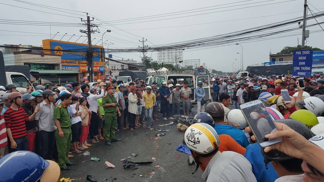 Phó Thủ tướng yêu cầu làm rõ nguyên nhân vụ xe container gây tai nạn thảm khốc ở Long An - Ảnh 1.