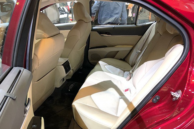 Toyota Camry 2019 rục rịch ra mắt tại Việt Nam dưới dạng nhập khẩu nguyên chiếc - Ảnh 4.