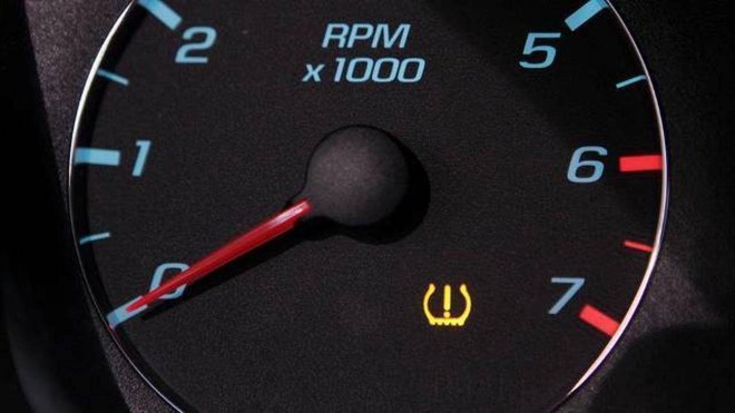 Những ký hiệu đèn báo lỗi phổ biến trên ô tô - Ảnh 2.