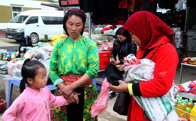 Độc đáo chợ phiên Đồng Văn ngày cuối tuần - Ảnh 11.