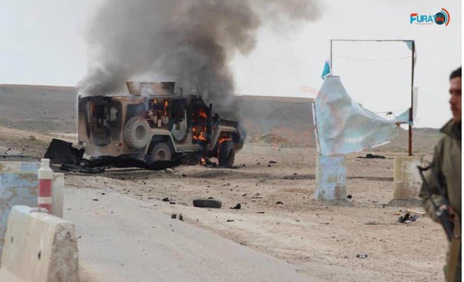 Đánh bom liều chết nhằm vào đoàn xe chở lính Mỹ tại Syria - Ảnh 1.