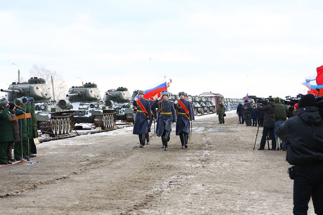 Quyết định bất ngờ: Nga biên chế 30 xe tăng T-34 Lào cho Sư đoàn bảo vệ trái tim Moscow - Ảnh 1.