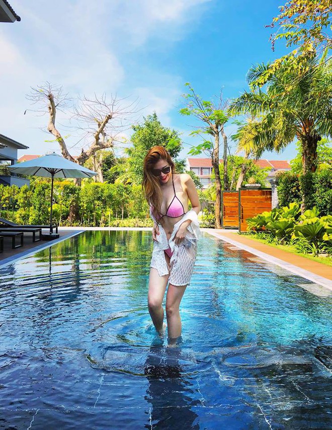 Hoa hậu Phan Hoàng Thu khoe thân hình nóng bỏng ở bể bơi  - Ảnh 2.