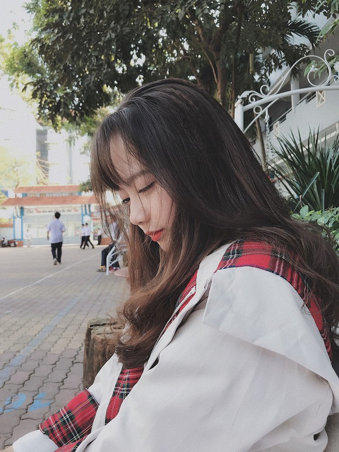 Nữ sinh Việt khiến dân mạng và truyền thông Trung Quốc phát cuồng vì bức ảnh mặc áo dài với mái tóc mây siêu đẹp - Ảnh 3.