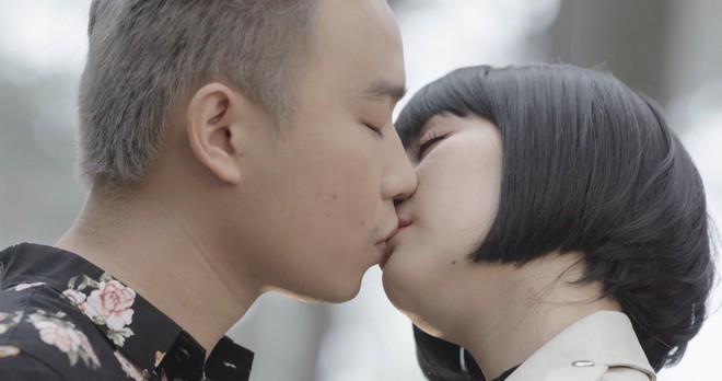 Minh Tít hôn cả nam và nữ trong web drama giáo dục giới tính Việt  - Ảnh 3.