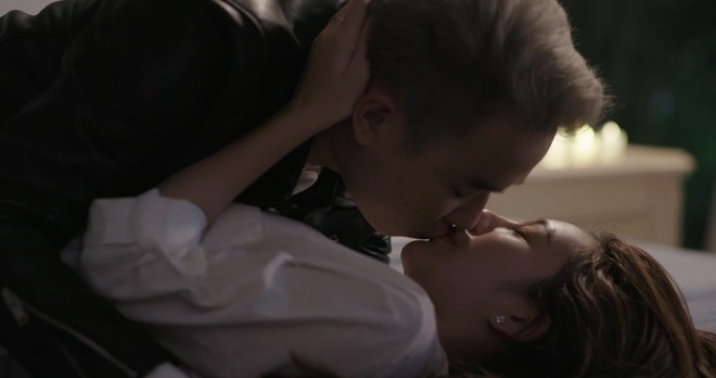 Minh Tít hôn cả nam và nữ trong web drama giáo dục giới tính Việt  - Ảnh 2.