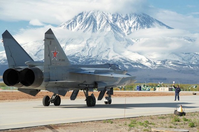 Ảnh: “Sát thủ” MiG-31 có thể bắn tên lửa siêu thanh Kinzhal - Ảnh 2.