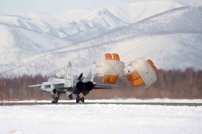 Ảnh: “Sát thủ” MiG-31 có thể bắn tên lửa siêu thanh Kinzhal - Ảnh 10.