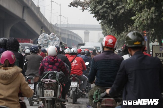 Ảnh: Cận Tết Nguyên đán, Hà Nội ùn tắc kinh hoàng - Ảnh 13.