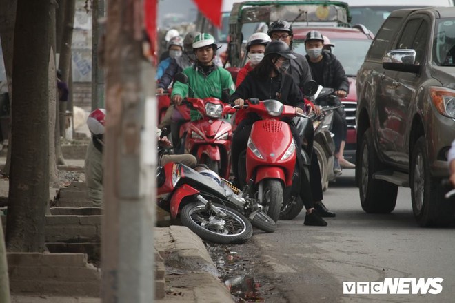 Ảnh: Cận Tết Nguyên đán, Hà Nội ùn tắc kinh hoàng - Ảnh 14.