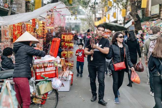 Rộn ràng không khí Tết tại chợ hoa Hàng Lược - phiên chợ truyền thống lâu đời nhất ở Hà Nội - Ảnh 15.