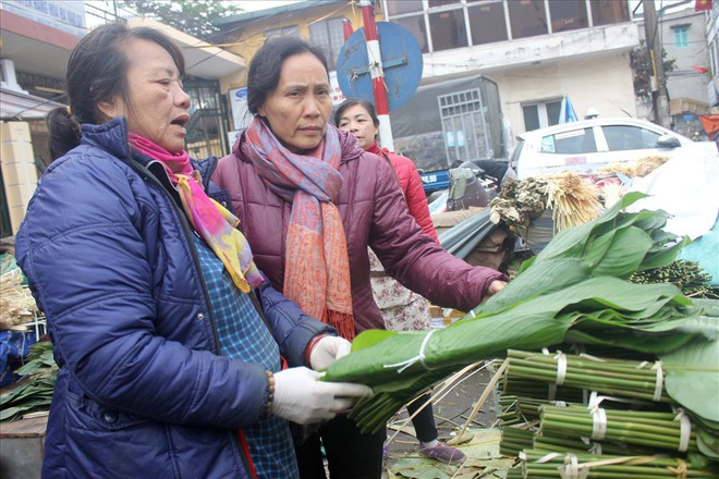 Cận Tết, chợ lá dong lâu đời nhất Hà Nội buồn vì vắng khách - Ảnh 1.