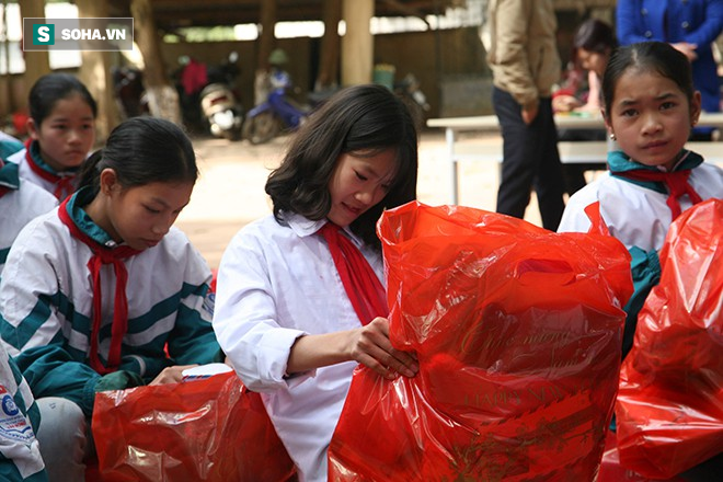 Tết sớm cho học sinh Vân Mộng - Ảnh 4.