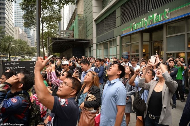 Thót tim xem “người nhện” tay không leo tòa nhà 47 tầng ở Philippines - Ảnh 6.