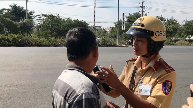 Hơn 30 tài xế ô tô dương tính với chất ma tuý ở TPHCM - Ảnh 8.